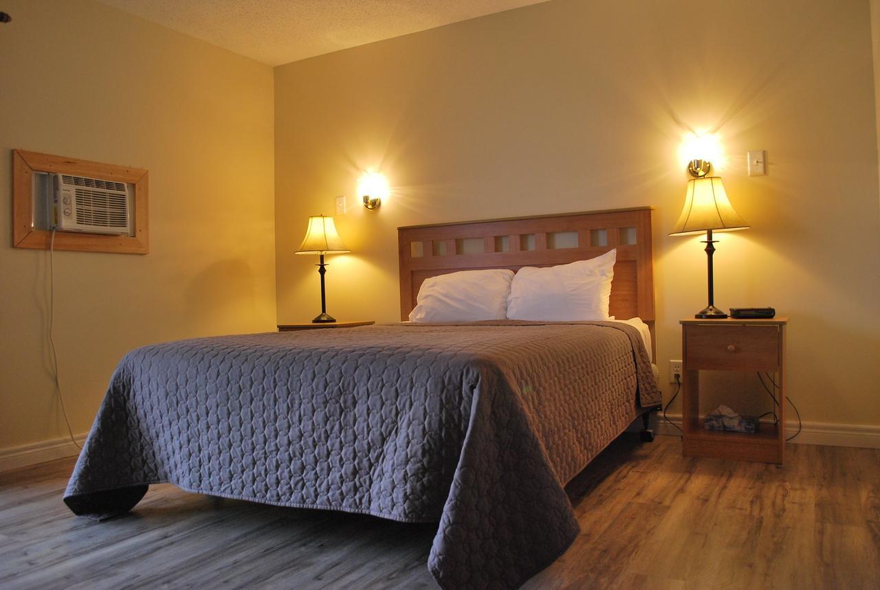 Midtrail Motel Pleasant Bay Extérieur photo