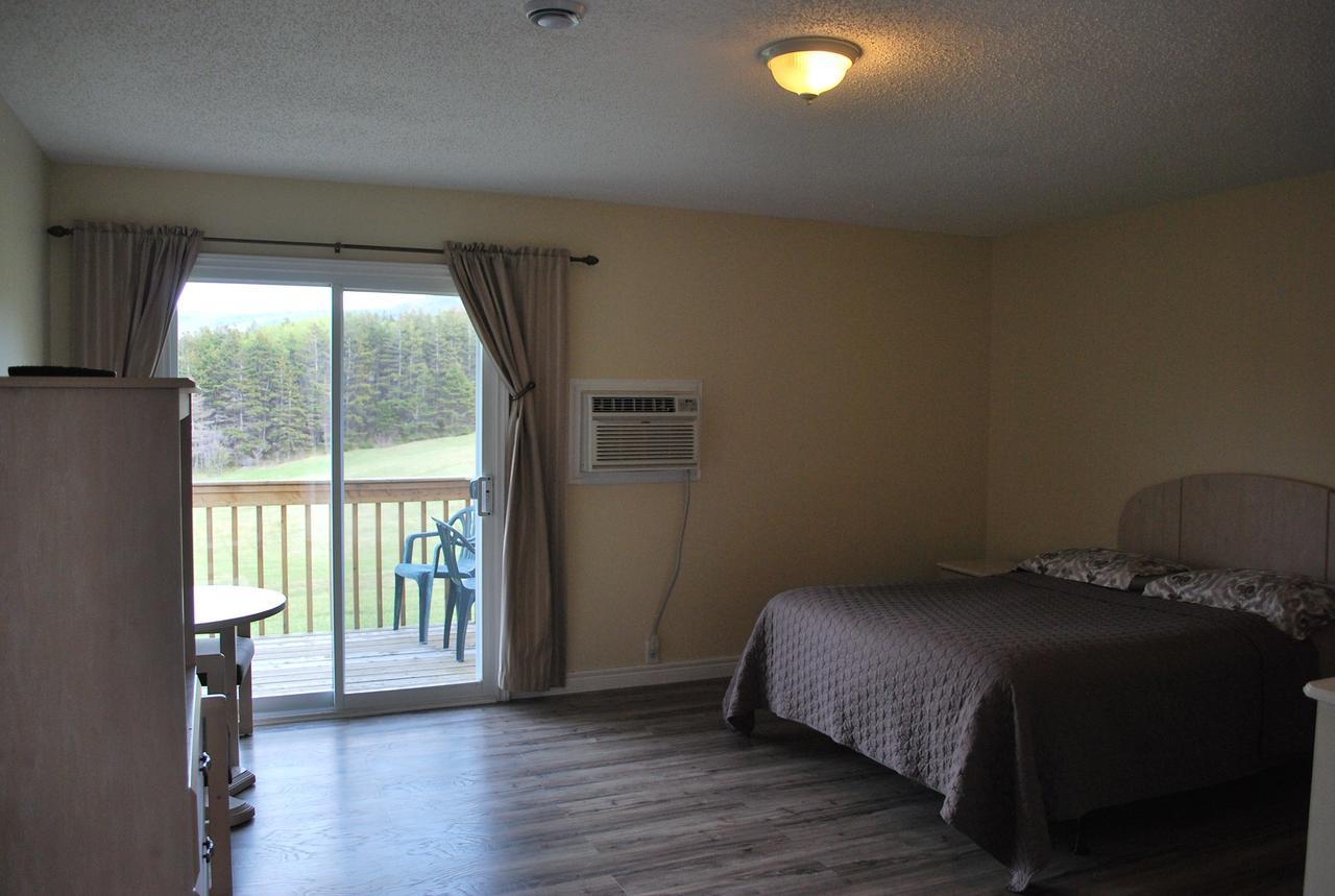 Midtrail Motel Pleasant Bay Extérieur photo