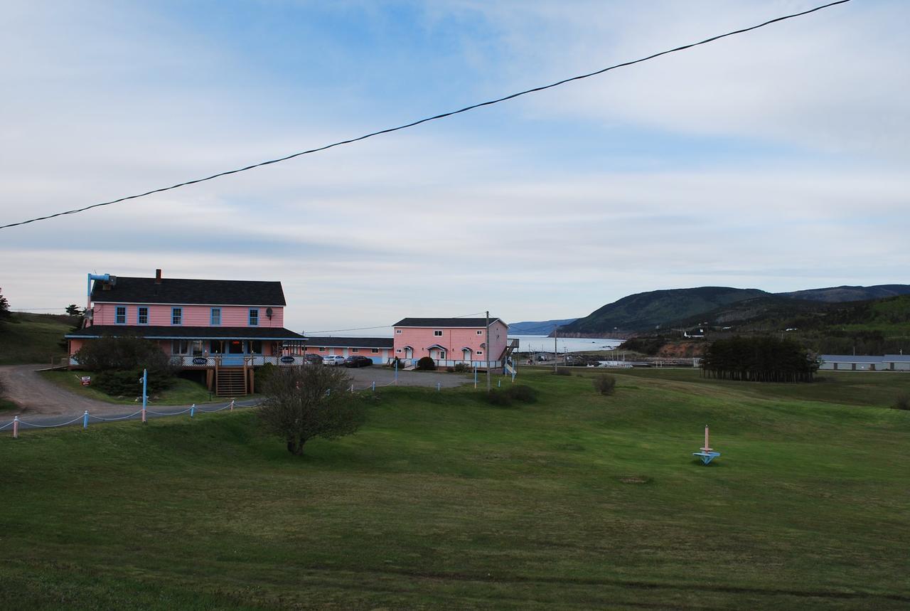 Midtrail Motel Pleasant Bay Extérieur photo
