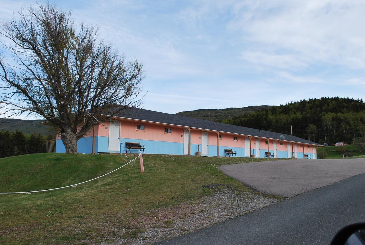 Midtrail Motel Pleasant Bay Extérieur photo