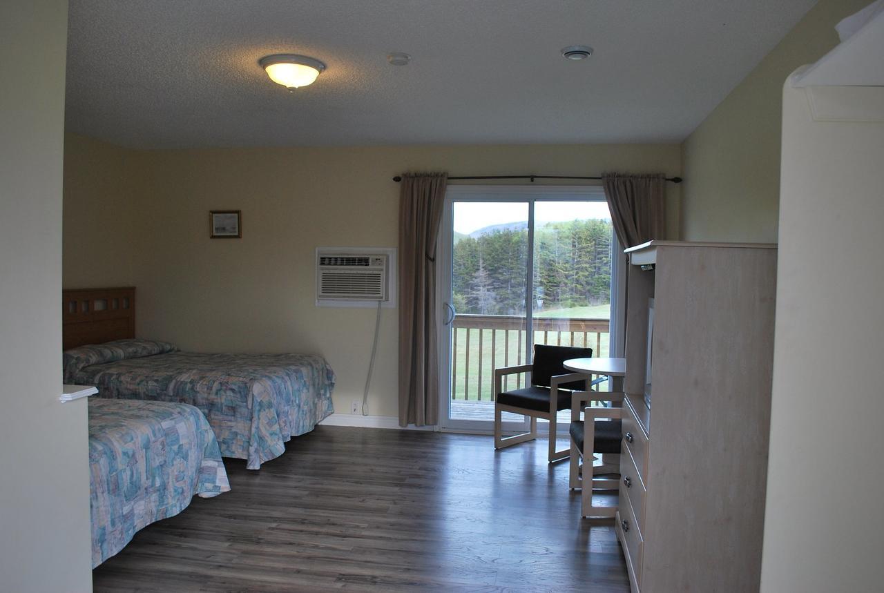 Midtrail Motel Pleasant Bay Extérieur photo