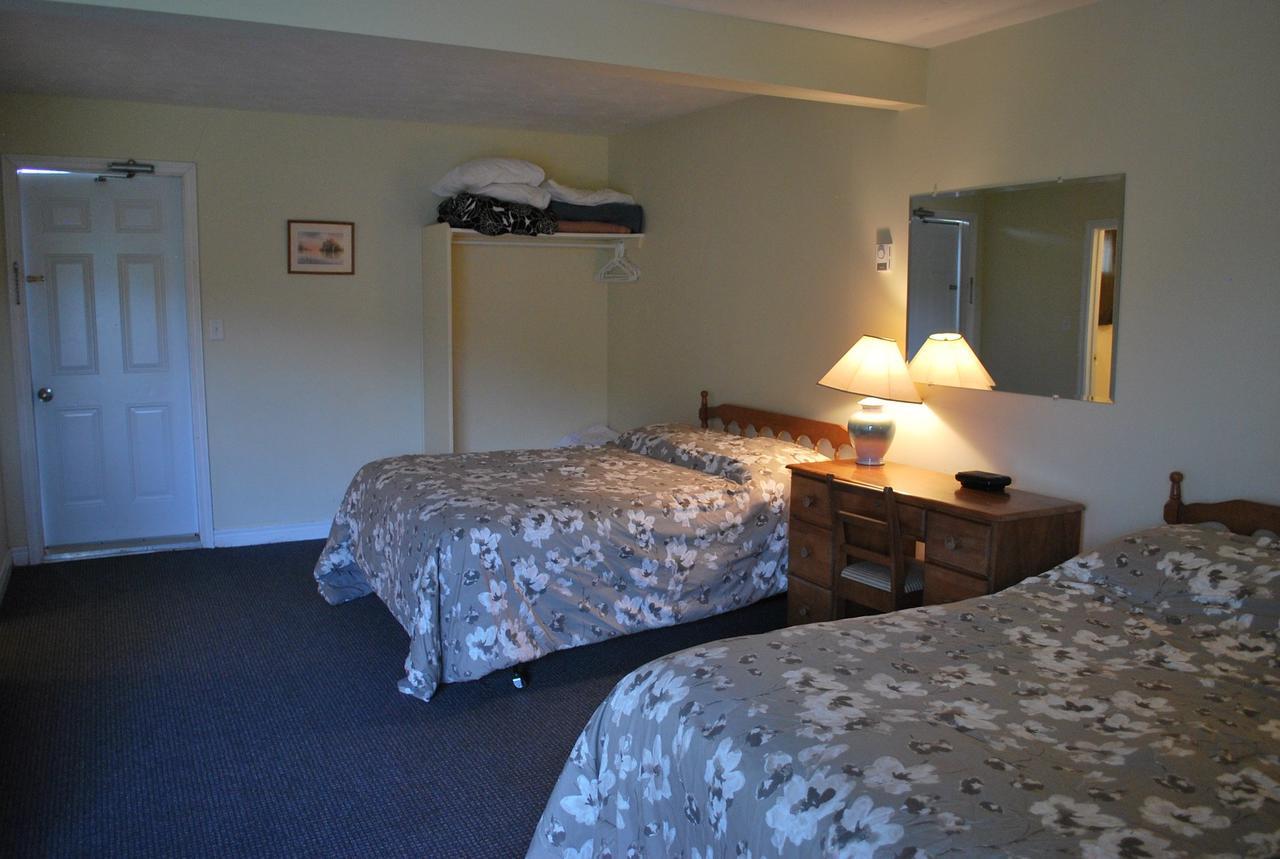 Midtrail Motel Pleasant Bay Extérieur photo