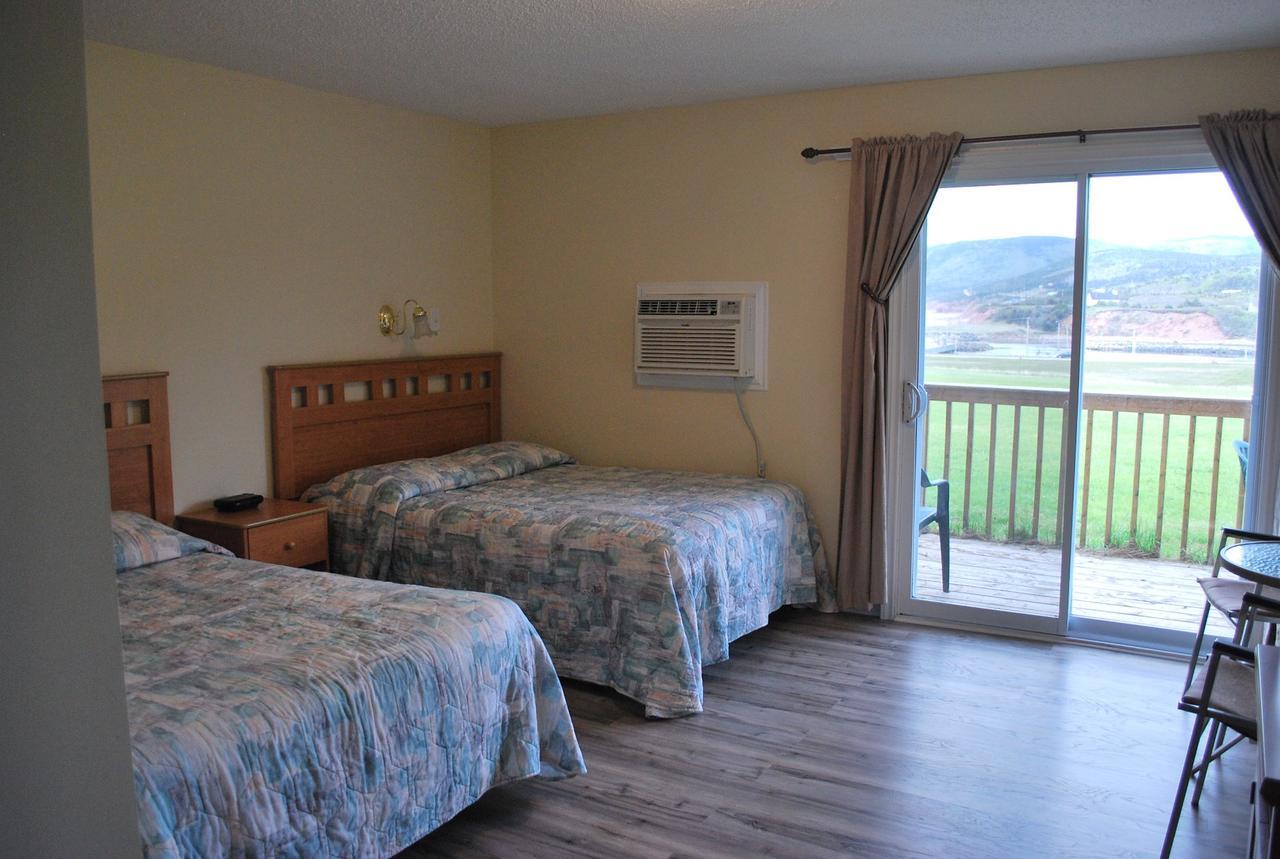 Midtrail Motel Pleasant Bay Extérieur photo