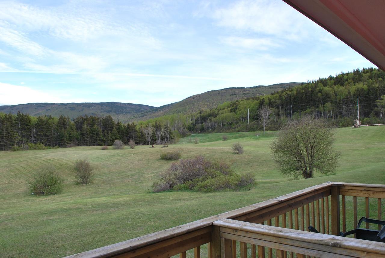 Midtrail Motel Pleasant Bay Extérieur photo