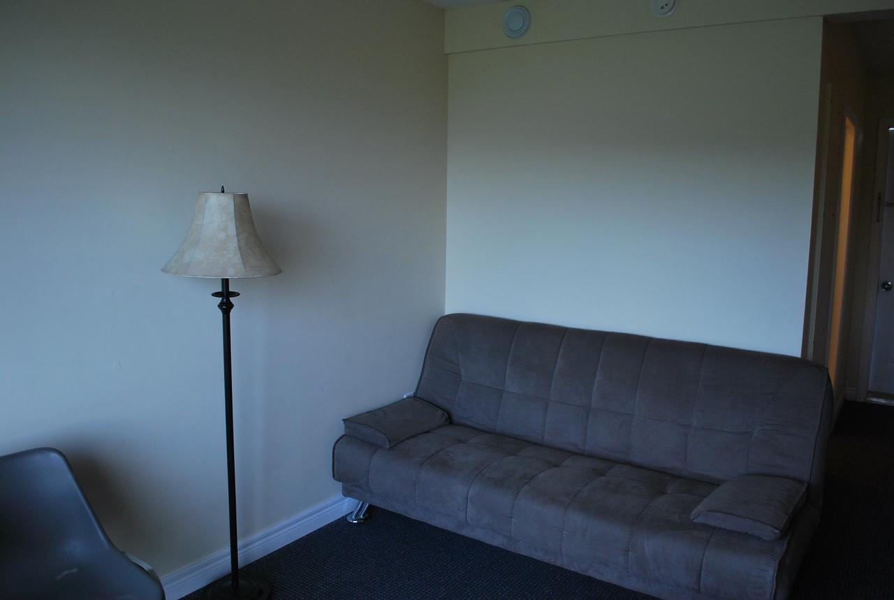 Midtrail Motel Pleasant Bay Extérieur photo