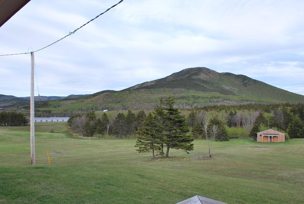 Midtrail Motel Pleasant Bay Extérieur photo